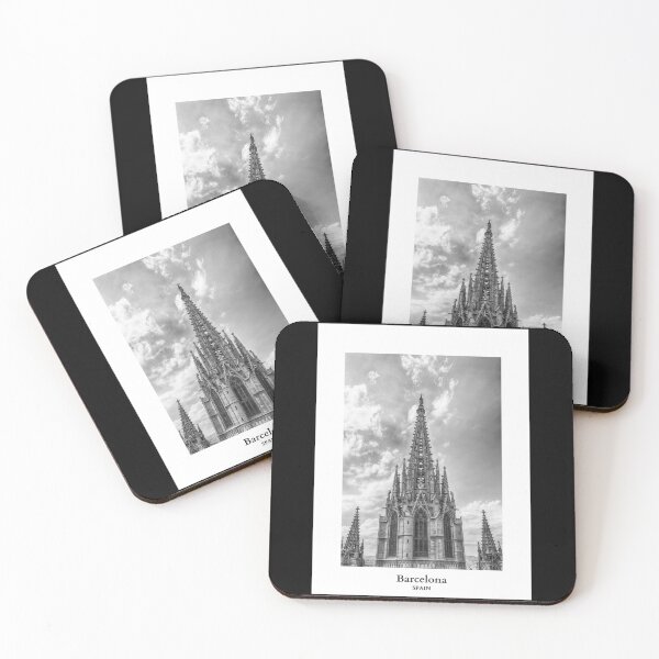 Aperçu de l'œuvre Temple de la cathédrale gothique de la Sagrada Familia à Barcelone Espagne noir et blanc créée et vendue par SoccaTamam.
