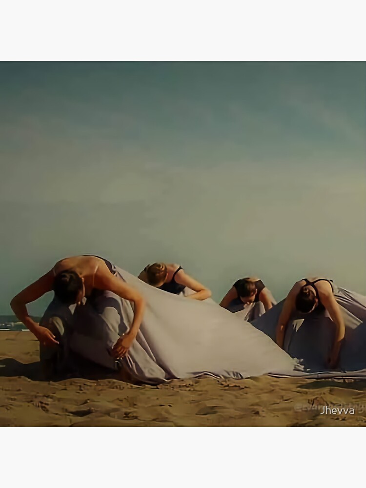Imagen 7 de 7, Lámina enmarcada con la obra Inicio: fotografia de bailarinas en playa, diseñada y vendida por Jhevva.