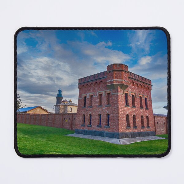 Item preview, Centinela pacífico: un retrato de Fort Queenscliff designed and sold by Warren Morgan.