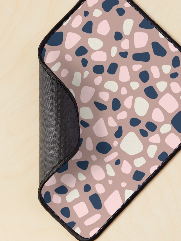 Thumbnail 2 von 5, Mauspad, Terrazzo Rosa designt und verkauft von sionia-art.