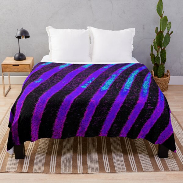 Artikelvorschau, Elektrische Zebrastreifen in Neonviolett entworfen und verkauft von WildArtDesigns.