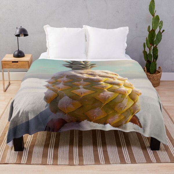 Aperçu de l'œuvre Pineapple in the Snow Digital Painting créée et vendue par CodeAndColors.
