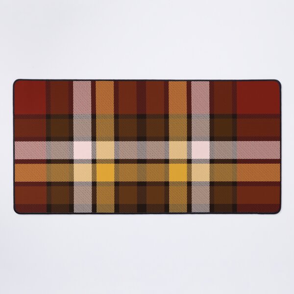 Artikelvorschau, Rot-gelbes Tartan-Steppdeckendesign | Modernes und einzigartiges Streifendesign für Weihnachten entworfen und verkauft von TheWalnut.