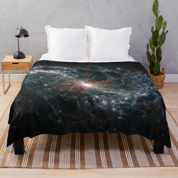 Artikelvorschau, James Webb Weltraum NGC 7496 (James Webb/JWST) entworfen und verkauft von PaintLabs.