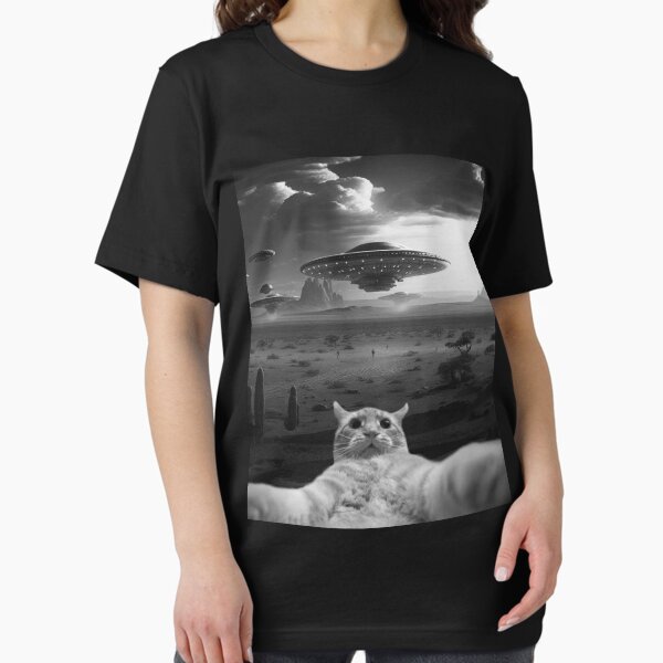 Vista previa del artículo con la obra «Camiseta divertida del gato del ovni extranjero», diseñado y vendido por ArtOfHappiness.