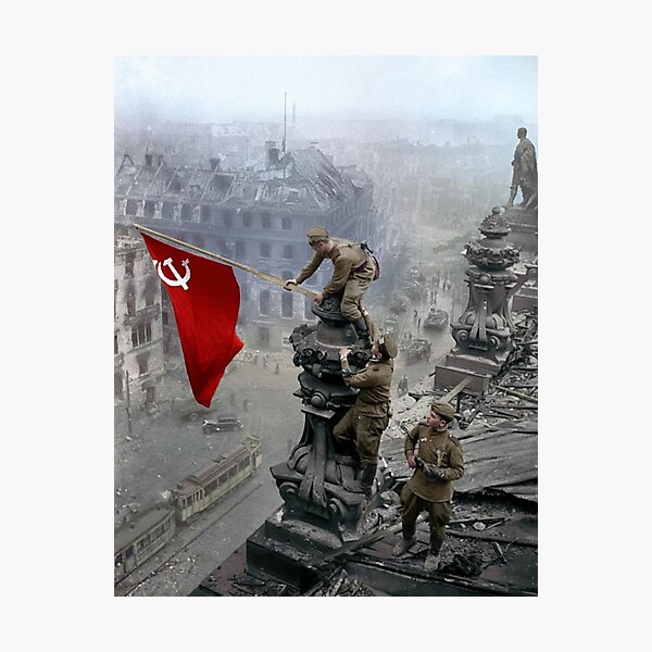Item preview, Soviet soldiers defeat the Nazis  designed and sold by CyberArtsy.