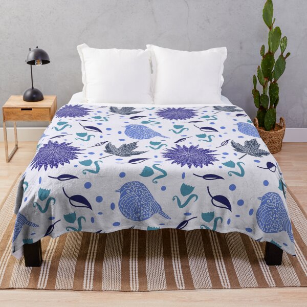 Artikelvorschau, Volkskunst Stle Birds & Leaves Pattern in Blau entworfen und verkauft von BirdsNatureArt.