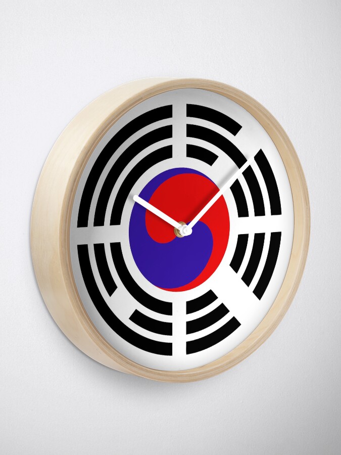Alternate view of Korean Patriot Flag Series Clock