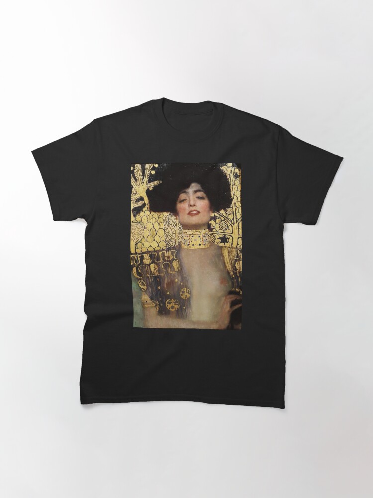 Aperçu 3 sur 7. T-shirt classique avec l'œuvre Gustav Klimt, Judith créée et vendue par timelessfancy.