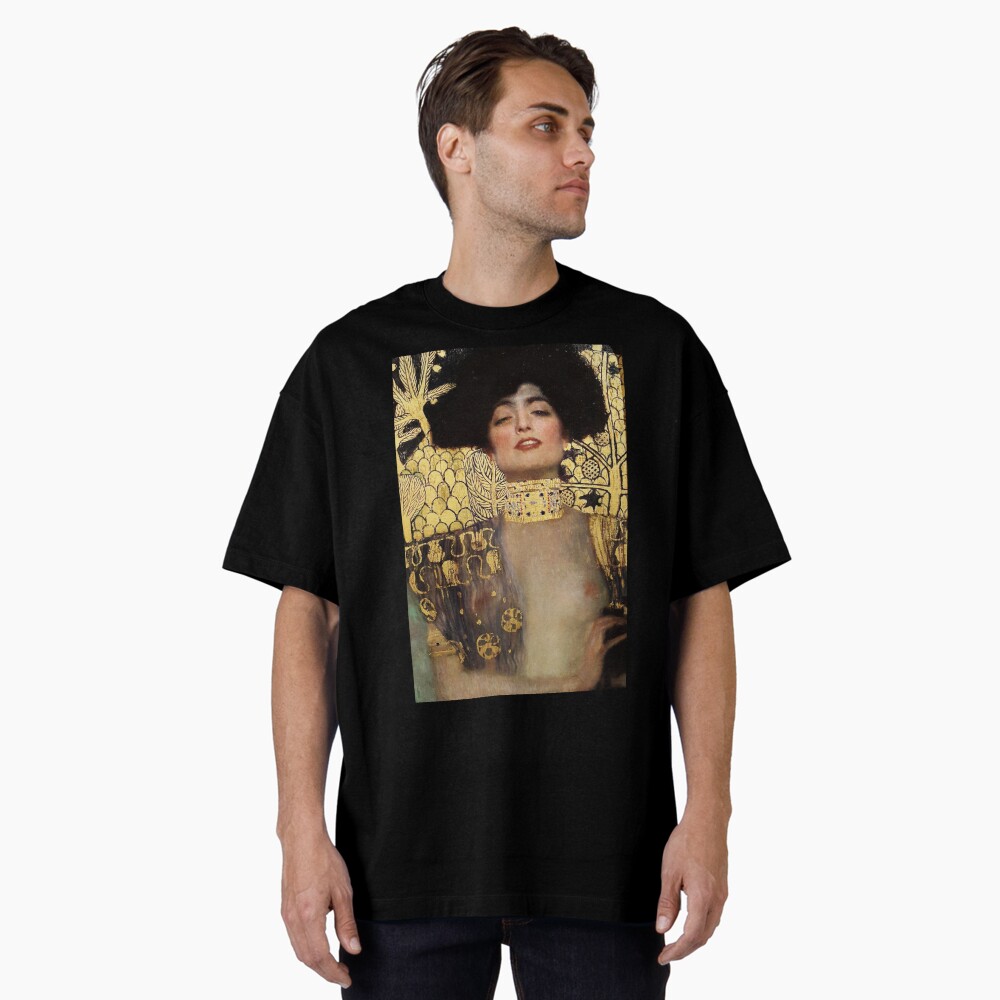 Aperçu de l'œuvre T-shirt oversize créée et vendue par timelessfancy.