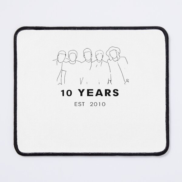 Artikelvorschau, One Direction 10-jähriges Jubiläum One Direction 1D One Direction Merch Minimalistisches T-Shirt Fun Music Unisex entworfen und verkauft von tijamieff.