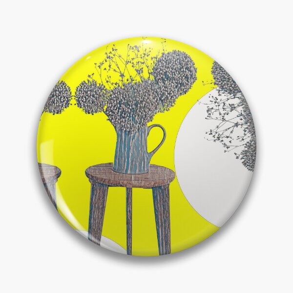 Item preview, Mesa auxiliar con arreglo floral de puerro en una jarra Decoración para el hogar Amarillo brillante designed and sold by SpiritGifts.