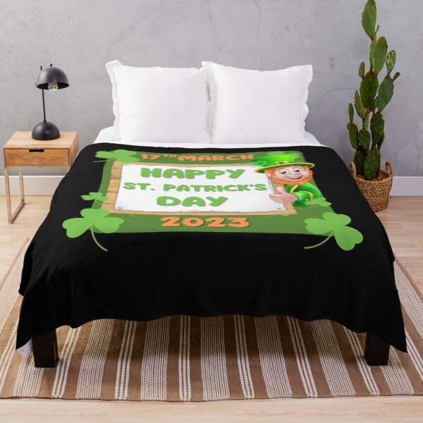 Artikelvorschau, St. Patricks Day 17. März 2023 Clover Heart Leprechaun Happy St. Patrick's Day entworfen und verkauft von FreeMind-Design.