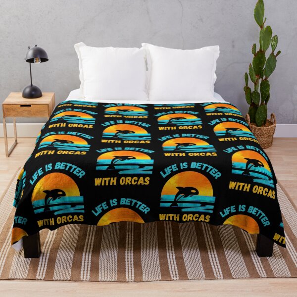 Artikelvorschau, Das Leben ist besser mit Orcas, Killerwalen, Meer, Orca, Wal, Strand, Ozean, Blauer Ozean, Orca-Liebe, Orca-Liebhaber, Orcas, Killerwal, Ich liebe Orcas, Ich liebe Killerwale, Fisch, Sunset Orca entworfen und verkauft von CreativeBuys.