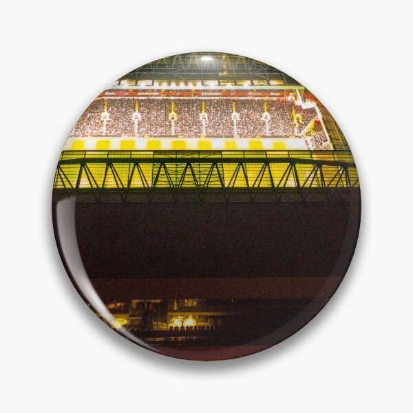 Artikelvorschau, Derby-Nacht an der Anfield Road im Februar 2023 entworfen und verkauft von MyDesignPrinted.
