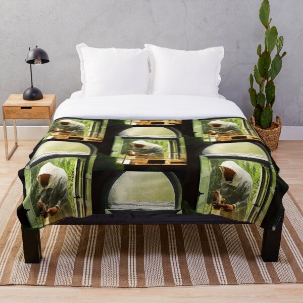 Item preview, Beekeeping designed and sold by Ayqueabeja.