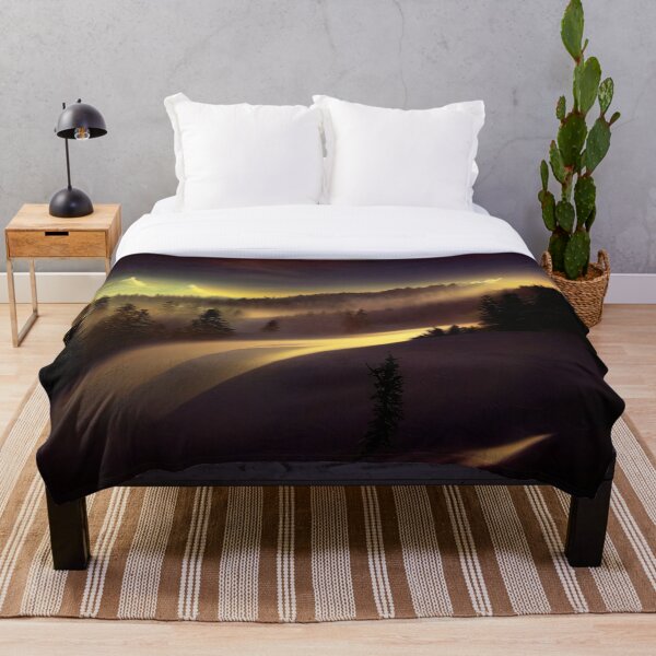 Artikelvorschau, a painting of a mountain covered in fog entworfen und verkauft von DesignAtYO.