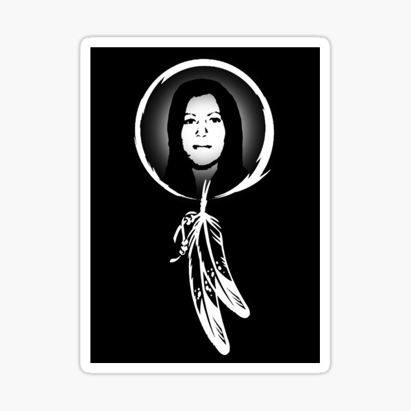 Vista previa del artículo con la obra «Naguset Eask (Anna Mae Aquash - Mi'kmaq Warrior Queen)», diseñado y vendido por Garden Of Nightmares.