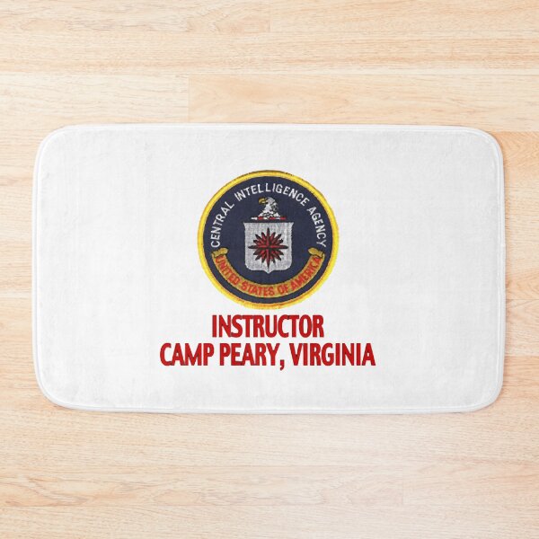 Aperçu de l'œuvre Instructeur de la CIA Camp Perry Virginia créée et vendue par Honeypixies.