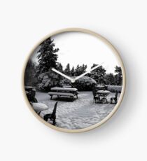 Tische und Stühle Uhr