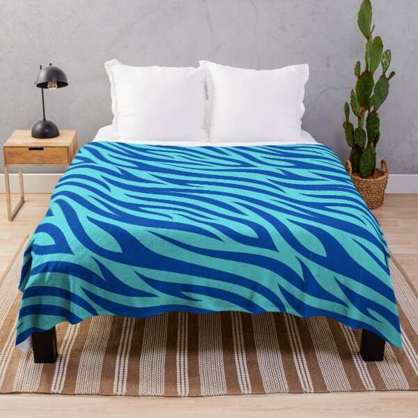 Artikelvorschau, Blaues cyan-blaues Tiger-Haut-Muster entworfen und verkauft von Patternawy.