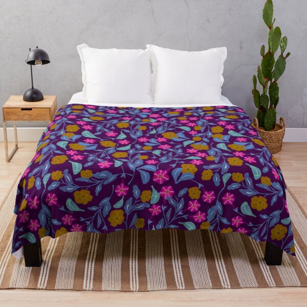 Artikelvorschau, Petunia Flower Brown - Purple entworfen und verkauft von JaselviiStudio.