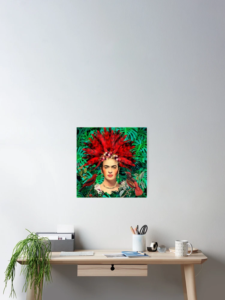 Aperçu 2 sur 3. Poster avec l'œuvre Frida Kahlo Plumes Rouges créée et vendue par Muycote.