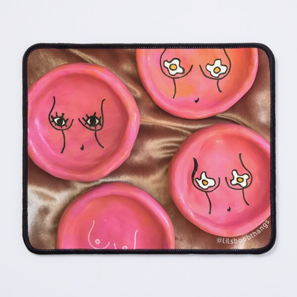 Aperçu de l'œuvre Pink and Purple Boob Dish Photography Art | lilsboobthangs créée et vendue par lilsboobthangs.