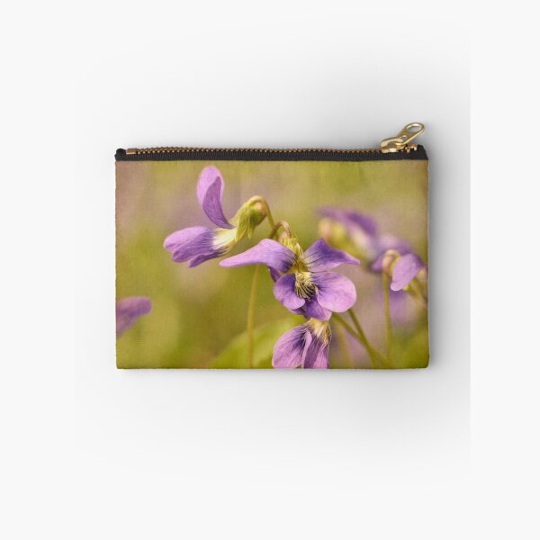 Artikelvorschau, Playful Wild Violets entworfen und verkauft von Lois  Bryan.