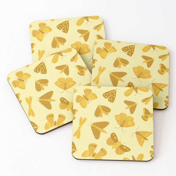 Aperçu de l'œuvre Papillons de Nuit et Papillons sur Fond Moucheté Clair - jaune - SHW1006 D créée et vendue par Shiny Happy World.