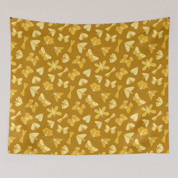 Aperçu de l'œuvre Papillons de Nuit et Papillons sur Fond Moucheté Foncé - jaune - SHW1006 P créée et vendue par Shiny Happy World.