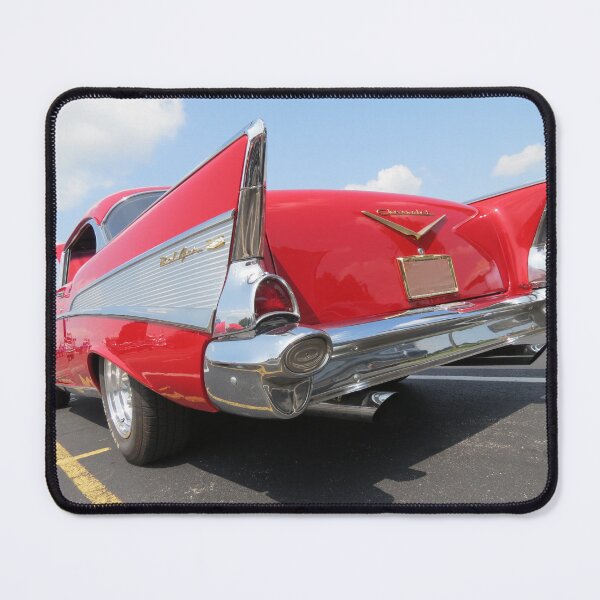 Artikelvorschau, Roter 57er Chevy Bel Air Rückansicht entworfen und verkauft von McFleur's Lens.