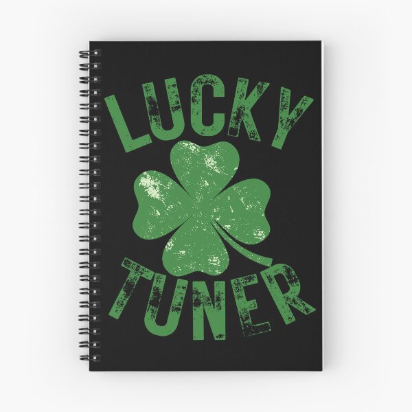 Artikelvorschau, Glücklicher Tuner, Kleeblatt, Kleeblatt, St. Patrick's Day, St. Paddy's Day, Kobold, Autorennen, Rennfahrer, Auto-Tuning, Drag Racing, Motorsport entworfen und verkauft von CarantinedChaos.
