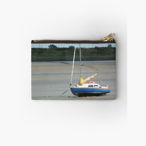 Artikelvorschau, Little Lonely Blue Boat entworfen und verkauft von Hannah Saveall.