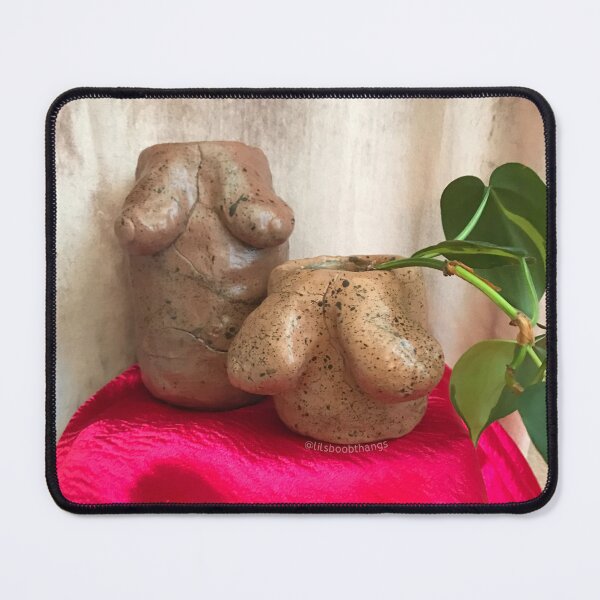 Aperçu de l'œuvre Boob Pot, Pothos Plant, Rose Gold Pink, Photographic Art | lilsboobthangs créée et vendue par lilsboobthangs.