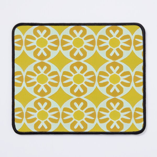 Artikelvorschau, yellow geometric pattern entworfen und verkauft von QuikiPatterns.