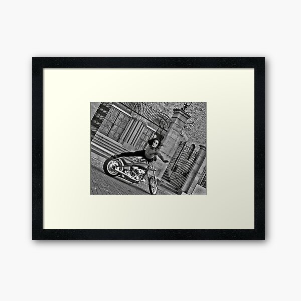 Paulino Sensei 武士 Framed Art Print