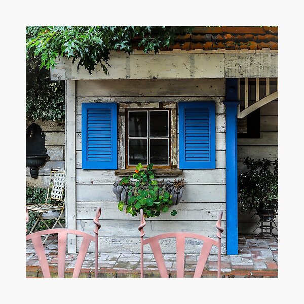 Aperçu de l'œuvre Volets en bois bleu rustique créée et vendue par PhotoDesignNZ.