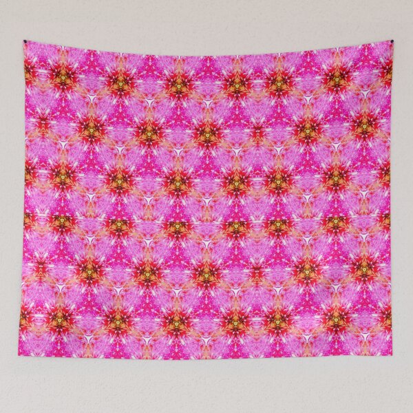 Aperçu de l'œuvre Pétales de dahlia rose créée et vendue par MothFluffStore.