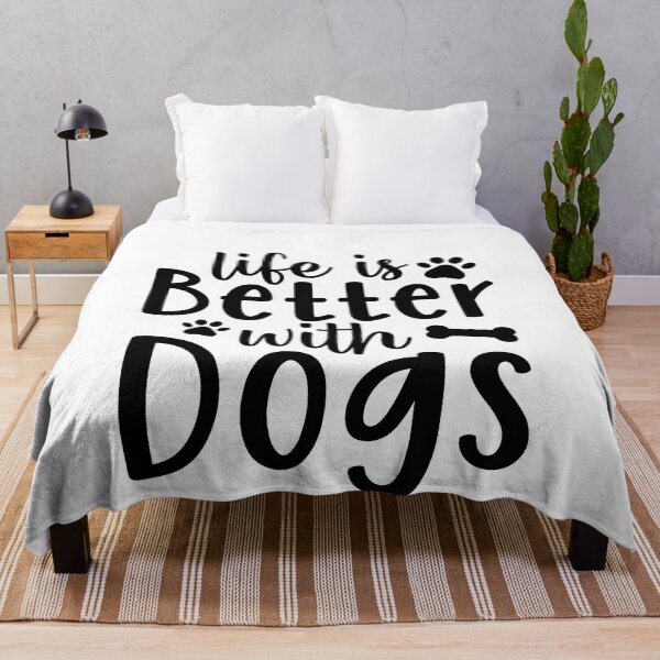 Aperçu de l'œuvre Design Life Is Better With Dogs créée et vendue par P2Genies.