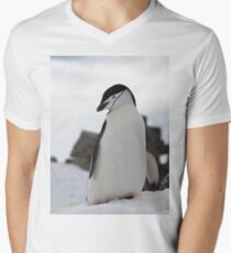 Cute Penguin Men's V-Neck T-Shirt