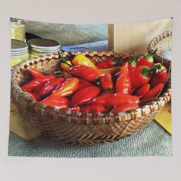 Aperçu de l'œuvre Vegetables - Hot Peppers in Farmers Market créée et vendue par Susan Savad.