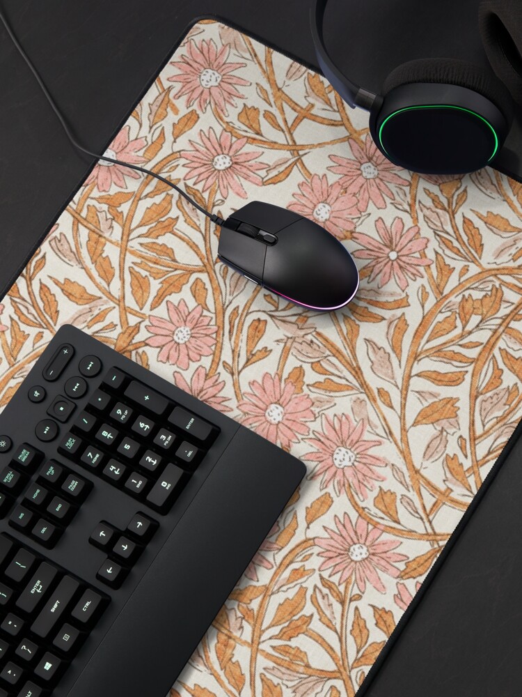 Aperçu 4 sur 5. Tapis de souris avec l'œuvre Paper Daisy (orange brûlé) créée et vendue par nouveaubohemian.