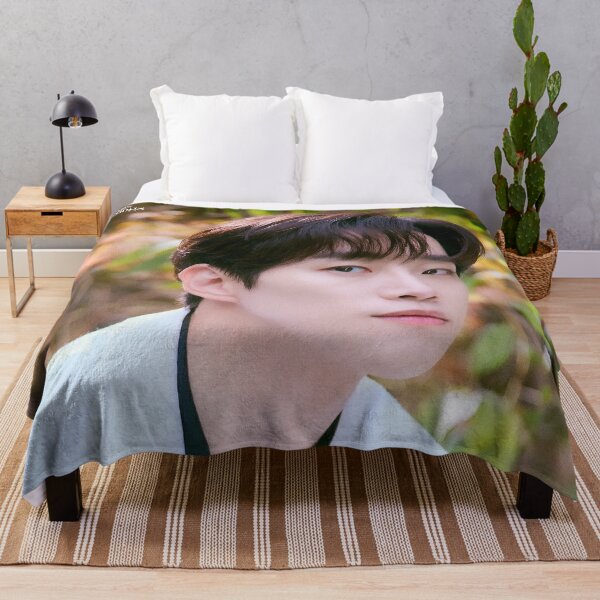 Lee Junho Throw Blankets for Sale | Redbubble