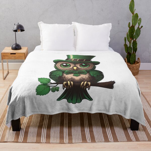 Artikelvorschau, Green owl saint patrick's day entworfen und verkauft von artyficial-.