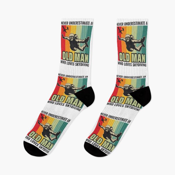 Aperçu de l'œuvre vieil homme, parachutisme, parachute, parachutisme, parachutiste créée et vendue par TastefulTees.