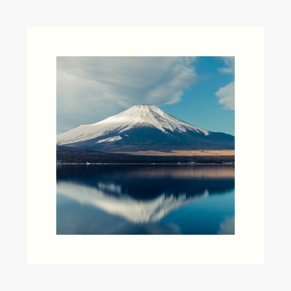 Aperçu de l'œuvre Mont Fuji depuis le lac Yamanaka - Yamanashi, Japon créée et vendue par Jordan McChesney.