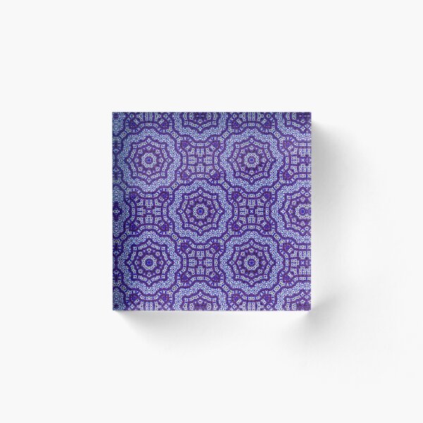 Artikelvorschau, Violettes geometrisches Muster entworfen und verkauft von Feramici.