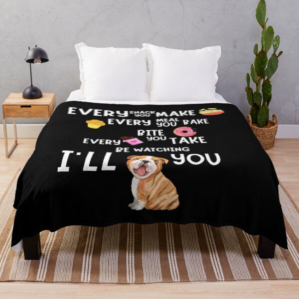 Item preview, ¡Bulldog observando! Cada bocadillo que prepares, cada comida que hornees, cada bocado que tomes, te estaré observando. designed and sold by ZingAndPep.