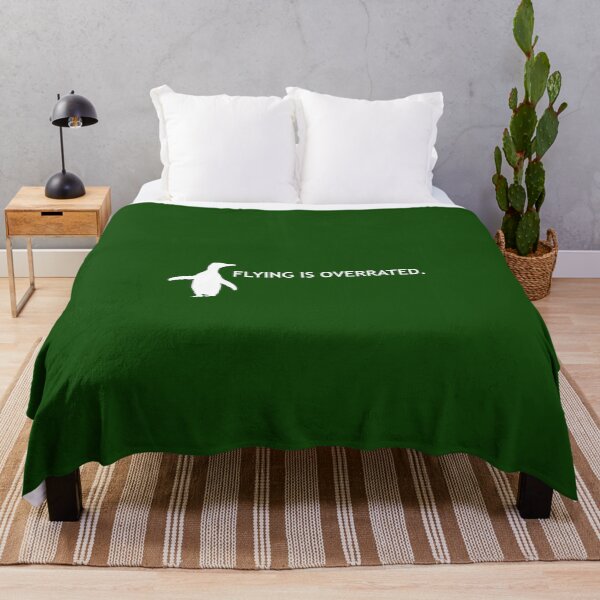 Artikelvorschau, Flying is Overrated Hoiho Penguin (Dark Green #104606 background) entworfen und verkauft von SBPenguins.